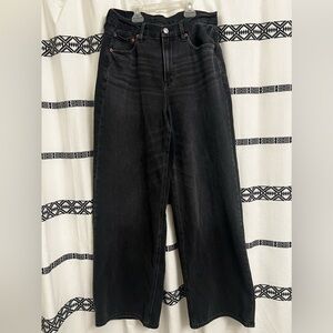 American Eagle Strigid Super High-Waisted Ultra
Wide-Leg Jean